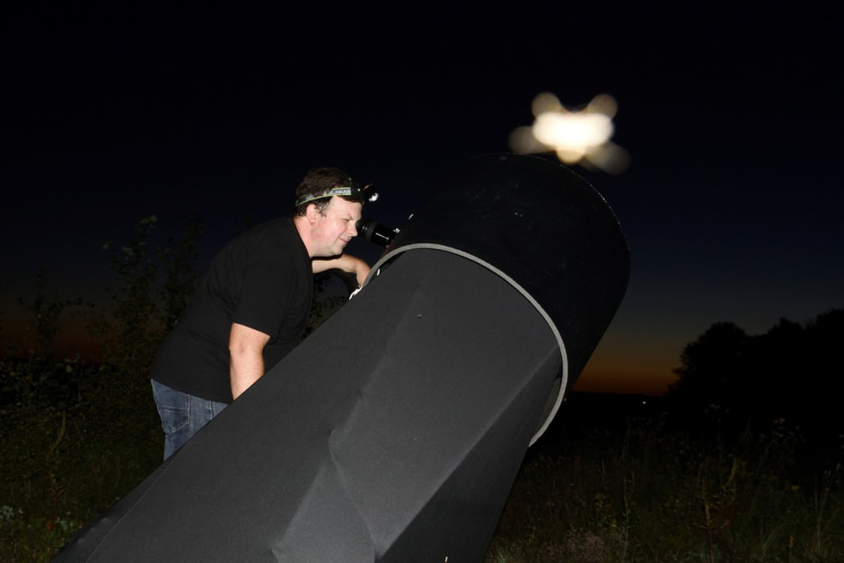 16-Виктор Малыщиц и телескоп.jpg