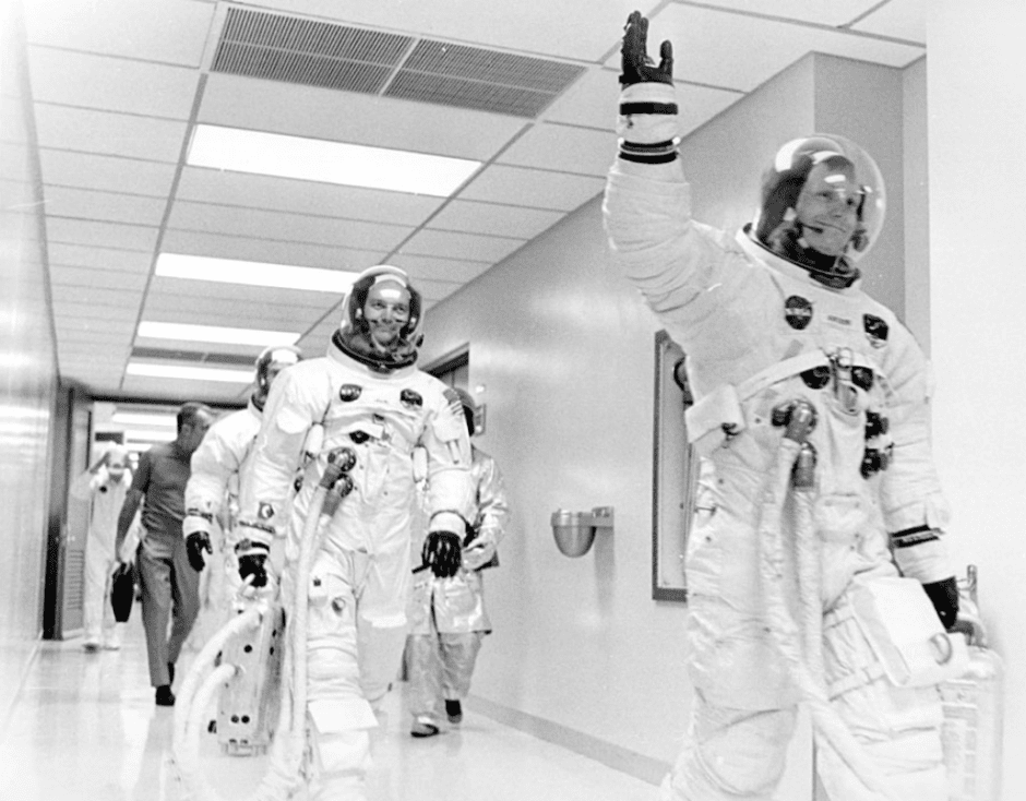 Астронавты Аполлон-11