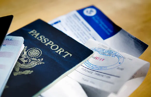 США временно остановили выдачу виз гражданам 75 стран, включая Россию. А что Беларусь?