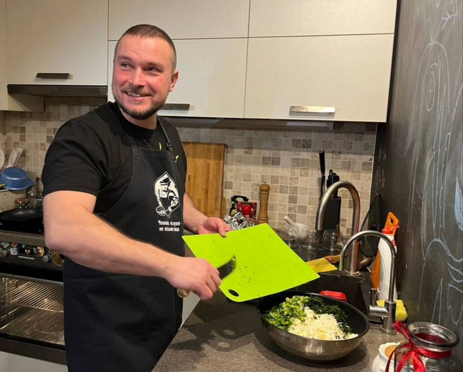 Мужчины готовят Зенькович и Петров 9_Егор Петров.jpg