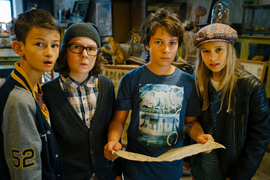 Помогите, я уменьшил свою училку.jpg Помогите, я уменьшил свою училку.jpg