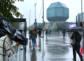 С температуры +40°С – резко до +20°С. Синоптики предупредили Беларусь о ливнях, шквалах и граде