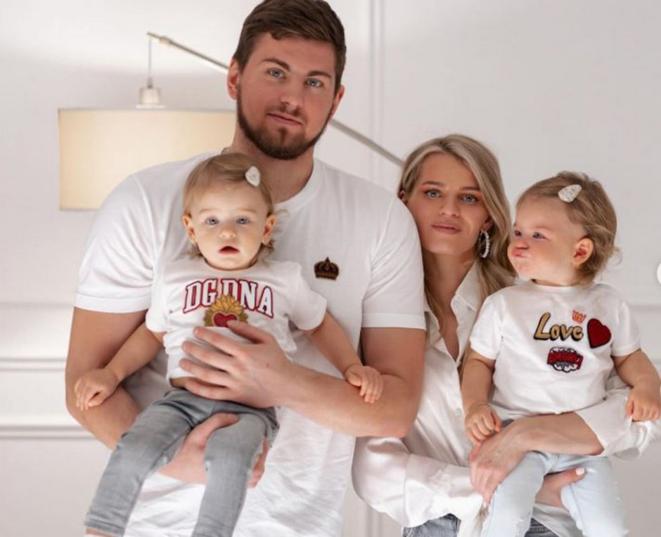 Вратарь Андрей Тихомиров 2.jpg