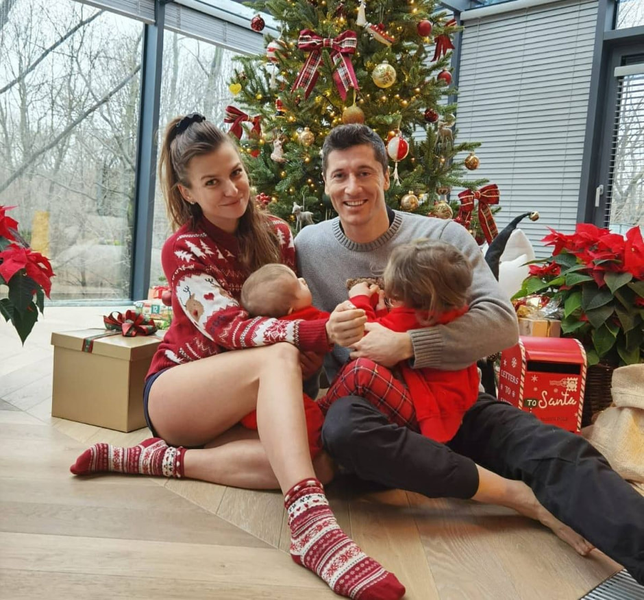 Роберт Левандовски и семья.jpg Роберт Левандовски и семья.jpg