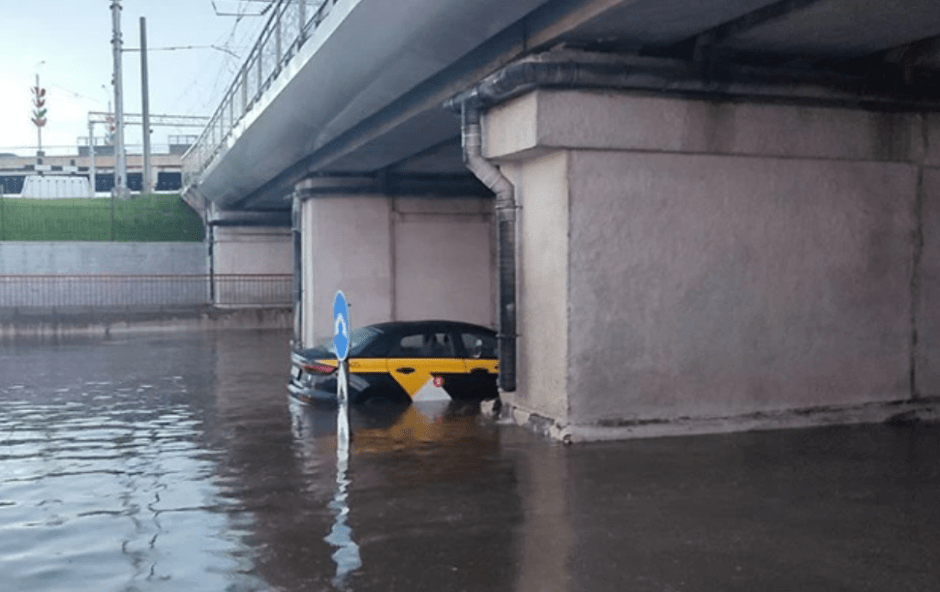 В Минске в местах подтоплений установят дополнительные дождеприемные колодцы.png