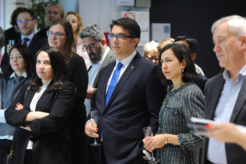 жесткая ирония Константина Селиханова02.JPG