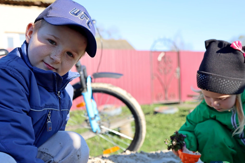Аисты в деревне Малешев 7.jpg