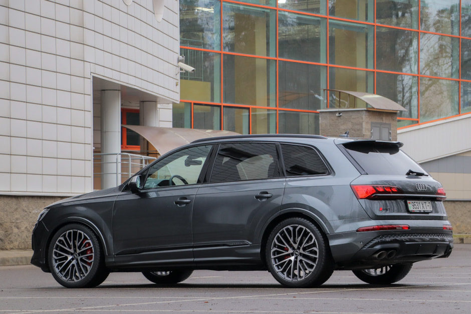 AudiSQ7_5.jpg