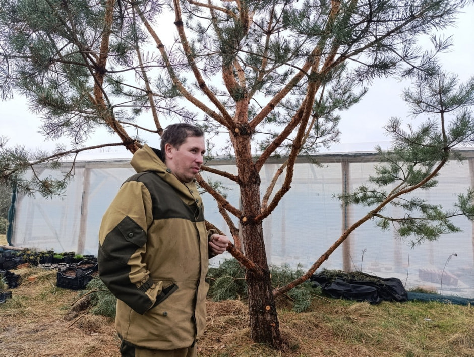 Парень построил дом из глины 29.jpg Парень построил дом из глины 29.jpg