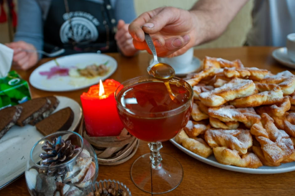 мед на столе