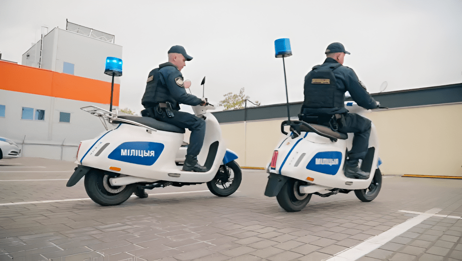 Милиция на электроскутерах Милиция на электроскутерах