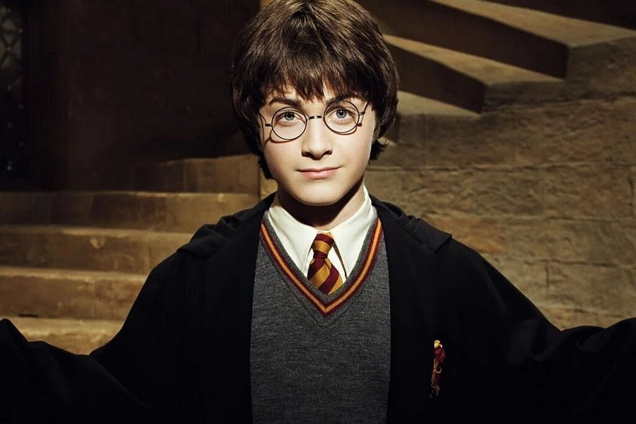 Гарри Поттер.jpg Гарри Поттер.jpg