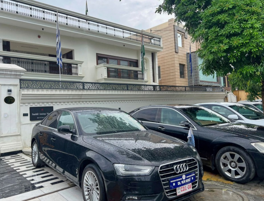 фейковое посольство.jpg