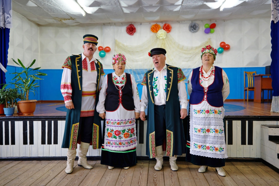 Продавец в сельском магазине 31-1.jpg