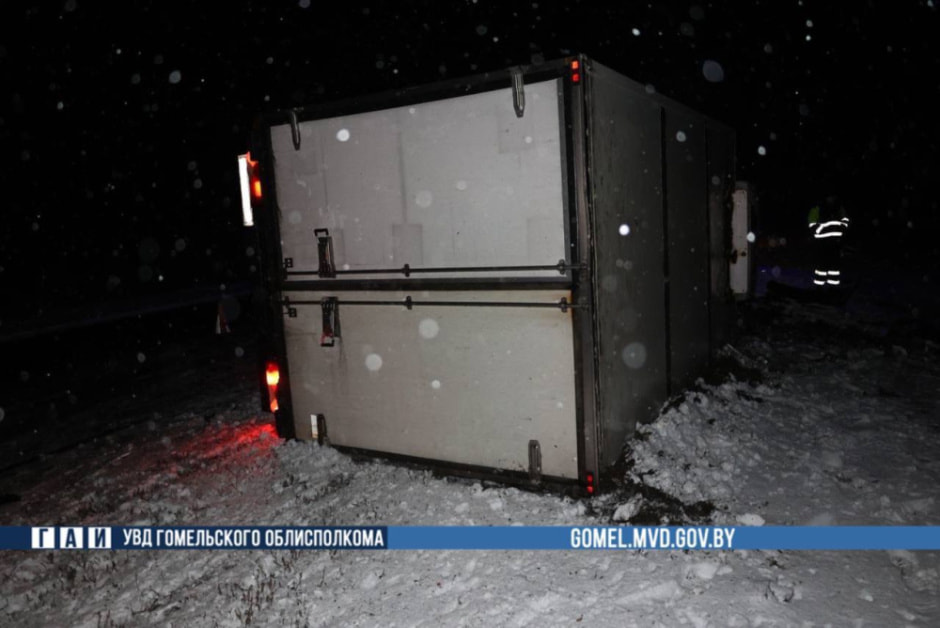 В Речицком районе Peugeot на трассе выехал на встречку. Есть погибшие (2).jpg