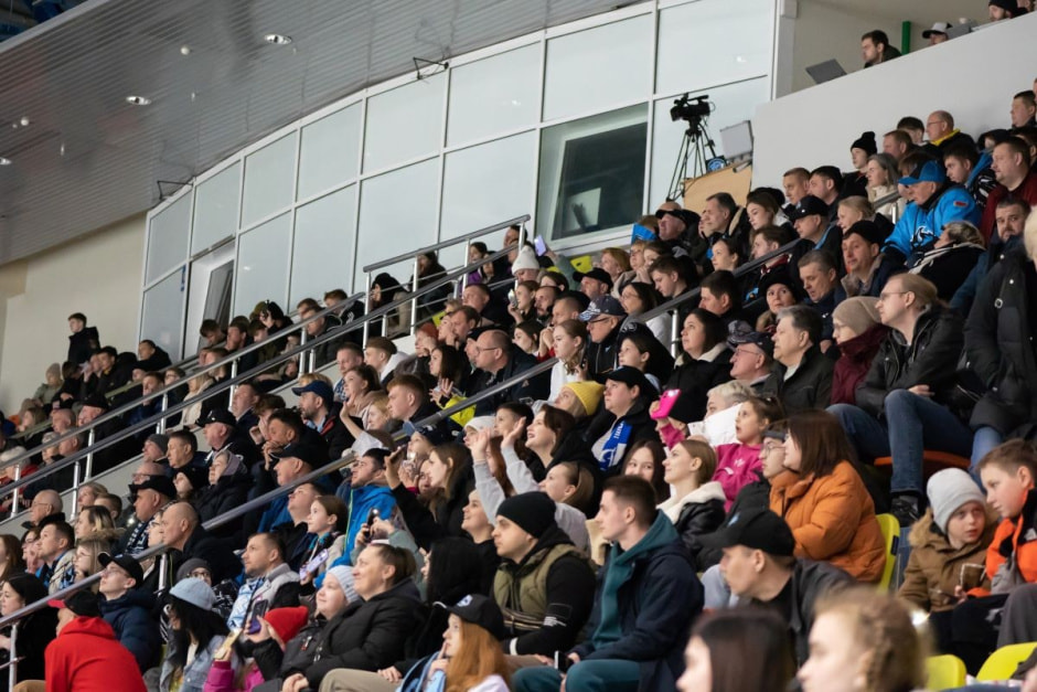 Зрители на Бобруйск-Арене.jpg