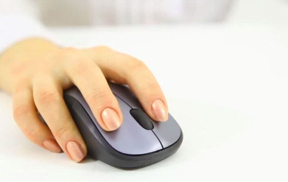 Рука на мышке.jpg Рука на мышке.jpg