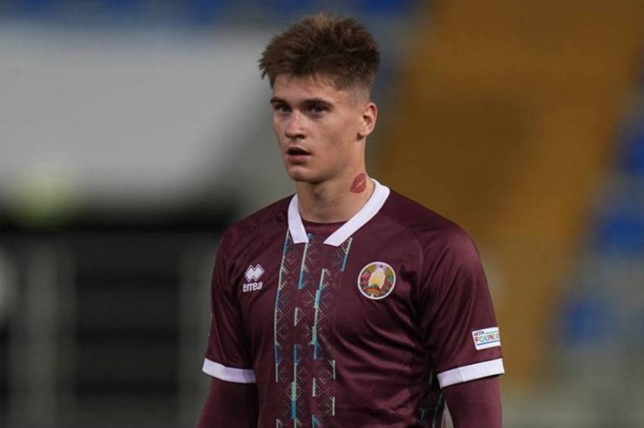 За сборную Беларуси по футболу впервые сыграл несовершеннолетний.jpg