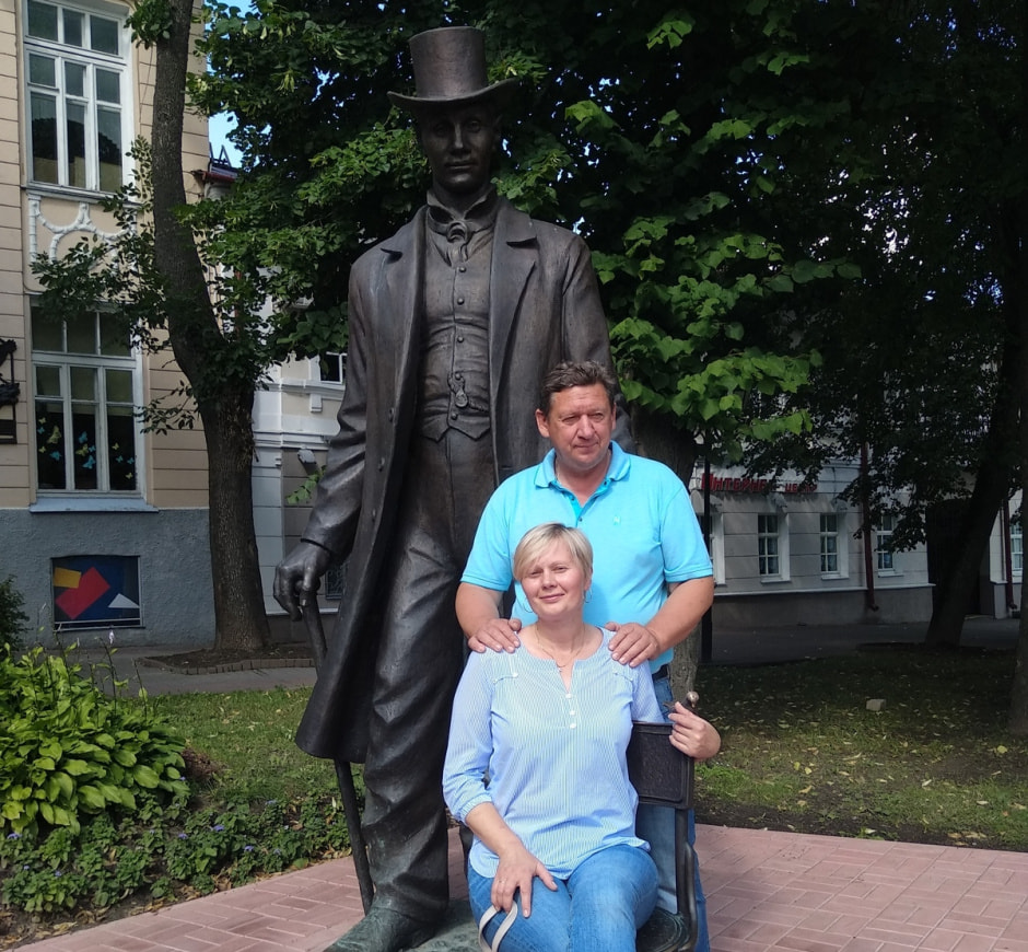 Кафе на Полесье 13_Елена Середа с мужем Иваном.jpg