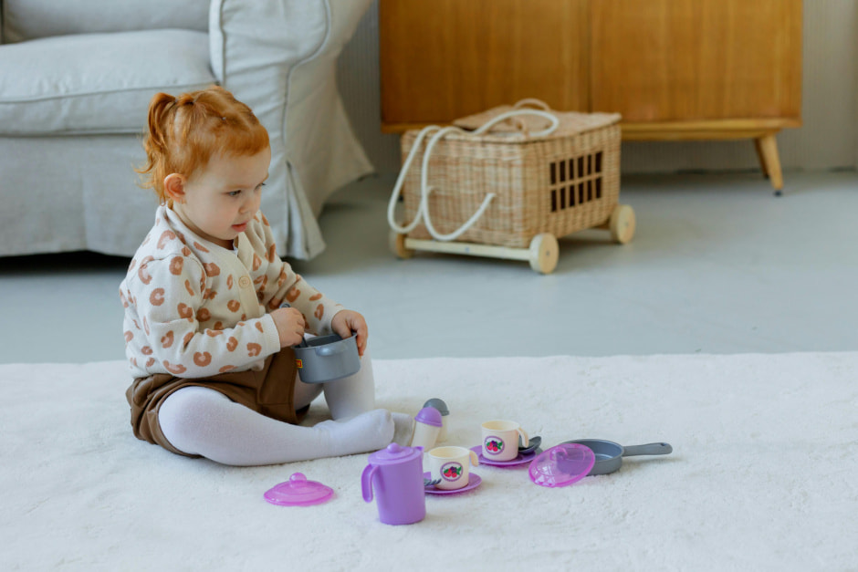 Дети играют в игрушки.jpg