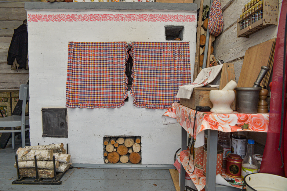 Антон Гнетько и хутор 5.png