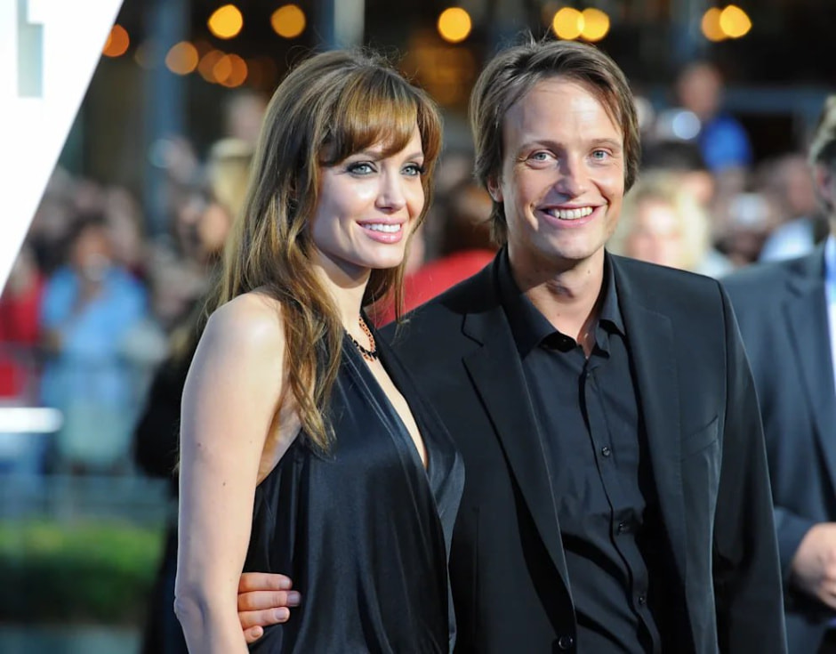 джоли.jpg джоли.jpg