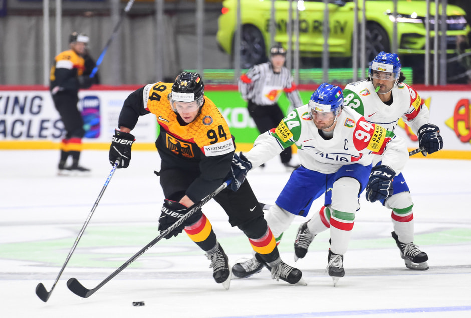 Александр Карачун слева.jpg