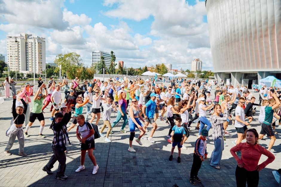 руки вверх.jpg