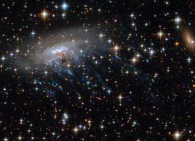 Телескоп “Джеймс Уэбб” обнаружил галактику со щупальцами – она находится в глубоком космосе