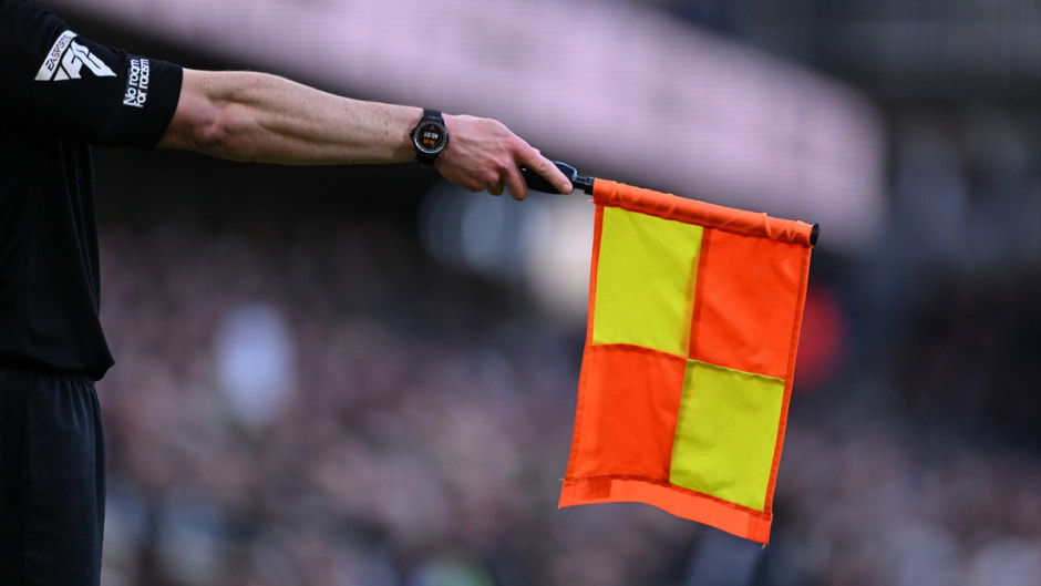 Судейский флажок.jpg Судейский флажок.jpg