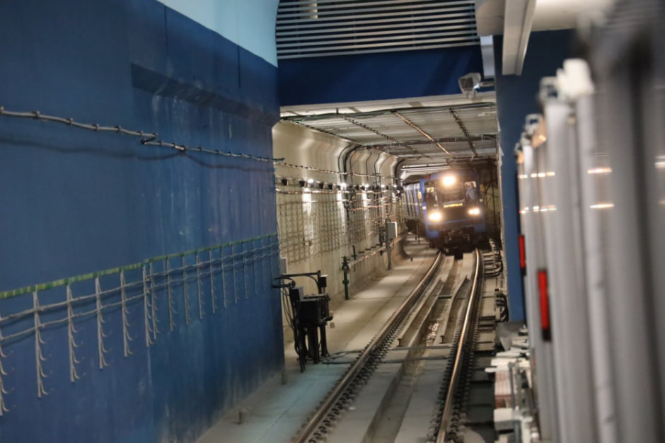 По второму участку Зеленолужской линии метро впервые пустили пробный поезд (2).jpg