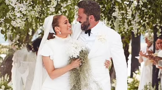 Дженнифер Лопес подала на развод с Беном Аффлеком (2).png