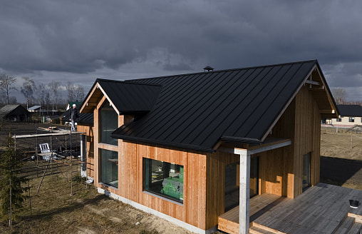 Белорус оставил людей без домов и без денег. Что он делал?