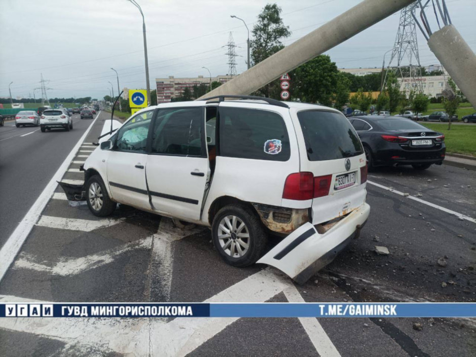 Столб на крыше авто1.jpg