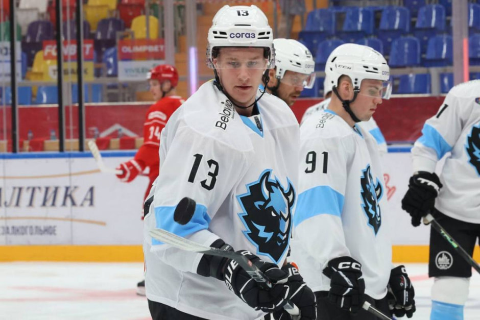Минское “Динамо”, провалив второй период, потерпело первое поражение в новом сезоне КХЛ.jpg
