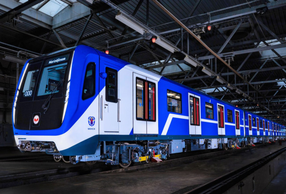 Для Зеленолужской линии метро прибыл второй поезд из России. Вот как выглядит новый состав.jpg