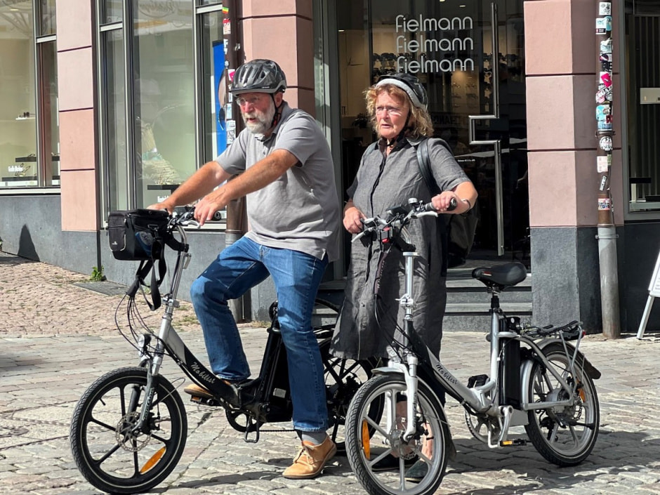 Немецкие пенсионеры 1.jpg Немецкие пенсионеры 1.jpg