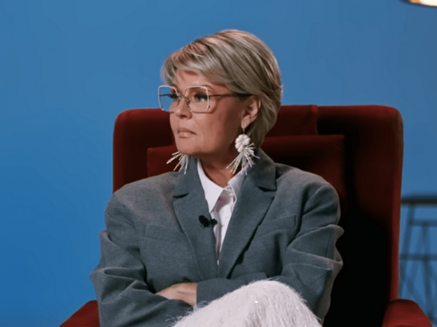 21-Серьги Милы Игнатик у телеведущей Юлии Меньшовой.png