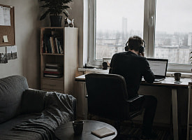 Удаленная работа усилила одиночество и ухудшила психическое здоровье – исследование