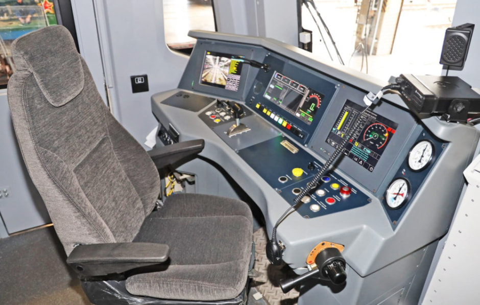 Для Зеленолужской линии метро прибыл второй поезд из России. Вот как выглядит новый состав (3).jpg