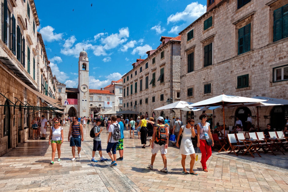 Дубровник и туристы.jpg