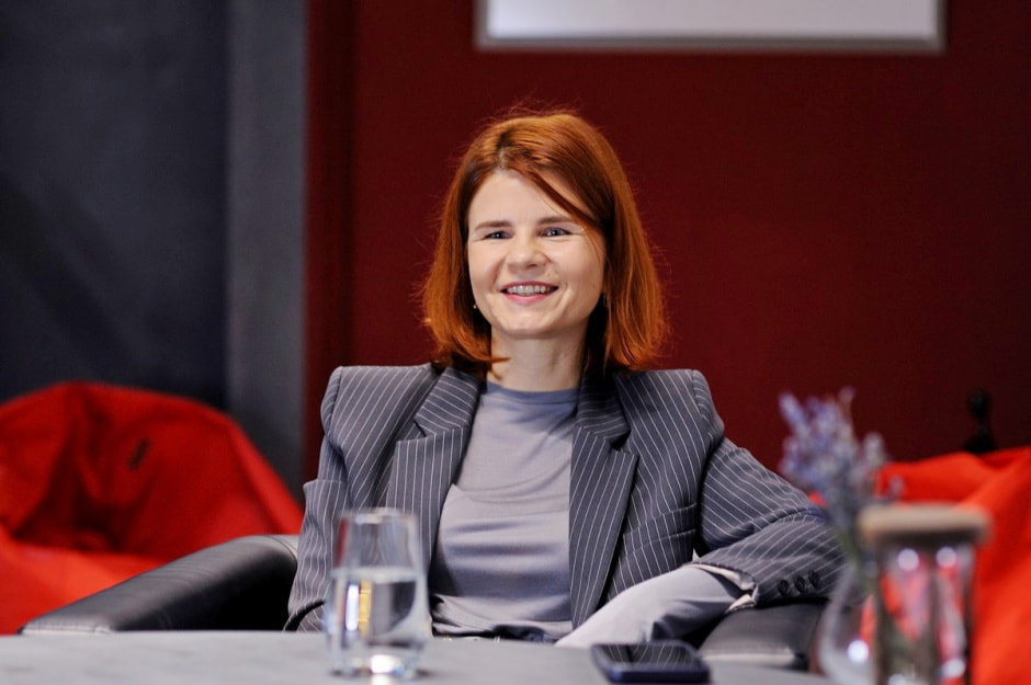 Бренд Versia 3_Ирина Холякова.jpg