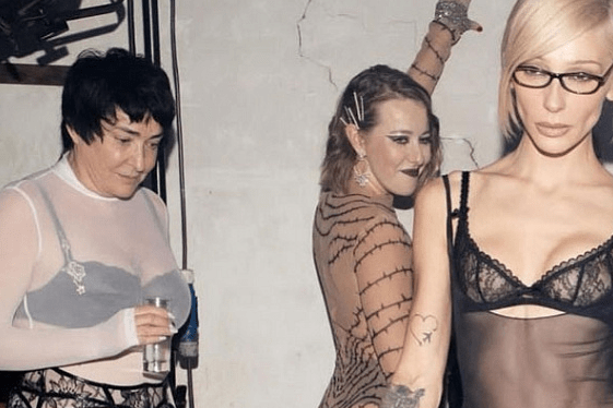 голая вечеринка.png