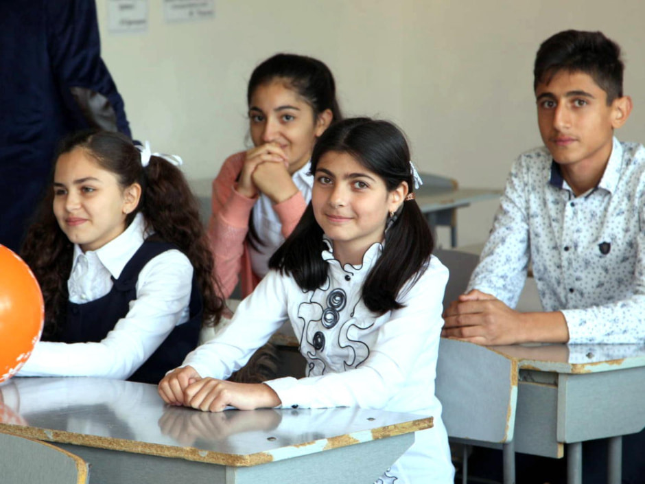 Школьная форма_армения.jpg