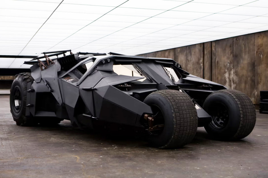 Бэтмобиль Tumbler из фильмов Нолана