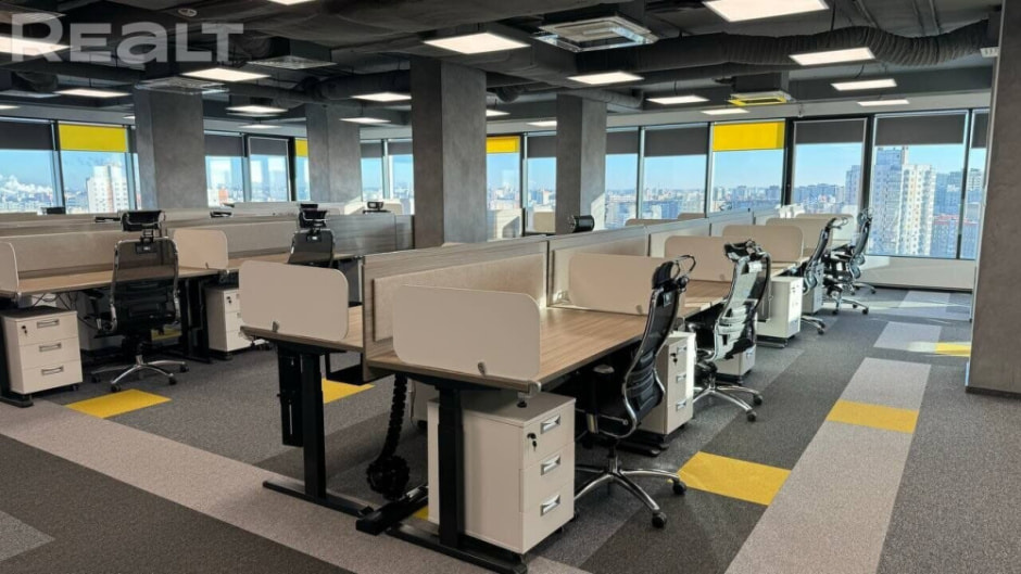 В&nbsp;Минске продается крупный бизнес-центр — возводил его известный застройщик (3).jpg