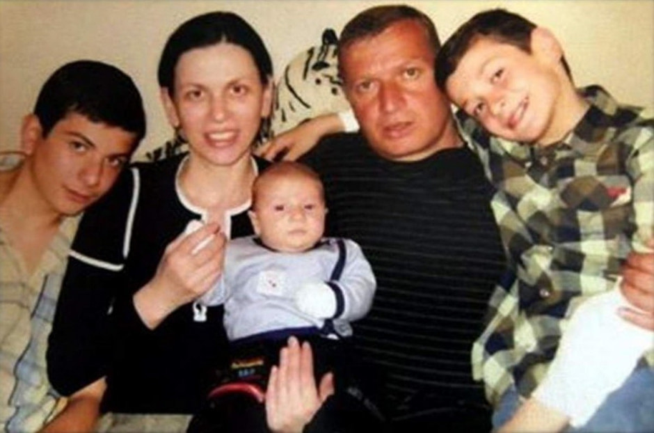 Хвича Кварацхелия 3_Родители и братья.jpg