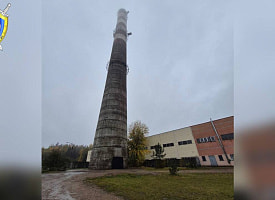 В Минске мужчина прыгнул с высоты на страховке, которую закрепил сам, и попал в реанимацию