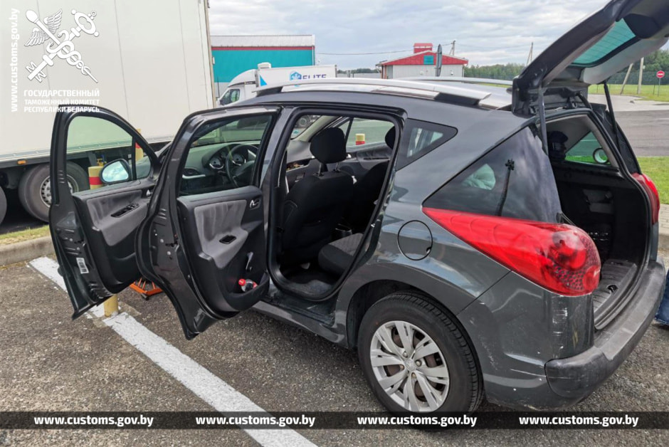 Белорусские таможенники пресекли попытку ввоза боевых патронов из Франции в ЕАЭС (2).jpg