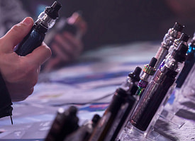 В Беларуси могут ввести уголовную ответственность за продажу вейпов несовершеннолетним